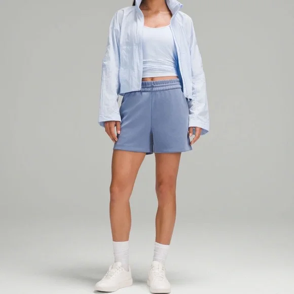 lululemon softstreme high-rise short 4 inch- SOLD OUT ONLINE - Picture 2 of 4